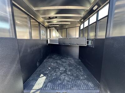 2025 Logan Coach Crossfire BP 2H Horse Trailer   - Photo 6 - Olympia, WA 98501
