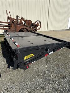 2026 Big Tex Trailers 16GN-40D5A 35+5 17.5K GVWR Flatbed Gooseneck w/Meg   - Photo 3 - Olympia, WA 98501