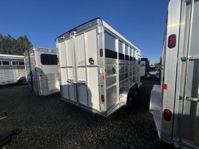 2025 Maverick Trailers Lite Aluminum 3 Horse 17' Horse Trailer   - Photo 3 - Olympia, WA 98501