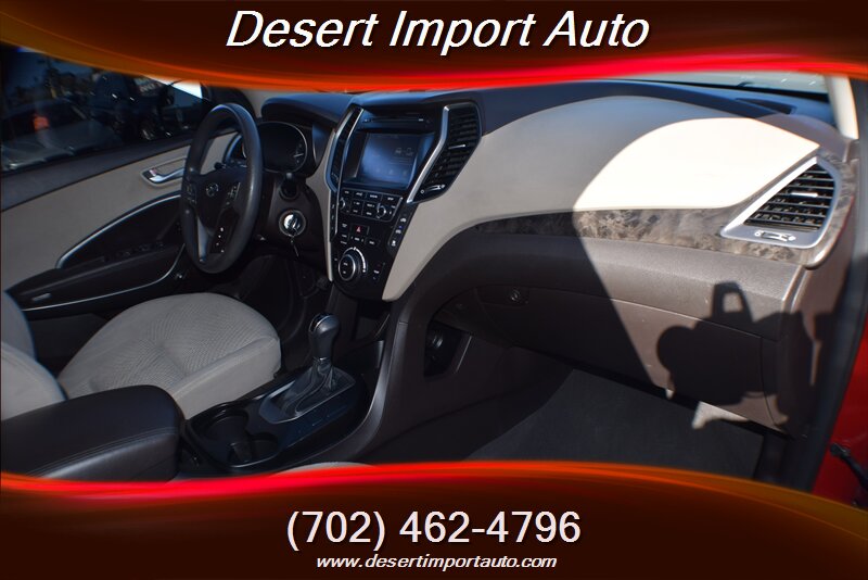 2017 Hyundai Santa Fe SE - Photo 16 - Las Vegas, NV 89146