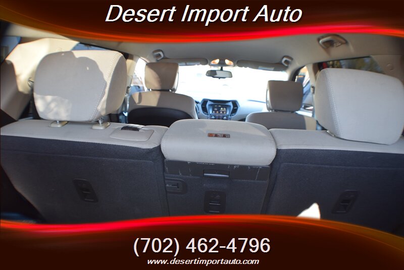 2017 Hyundai Santa Fe SE - Photo 33 - Las Vegas, NV 89146