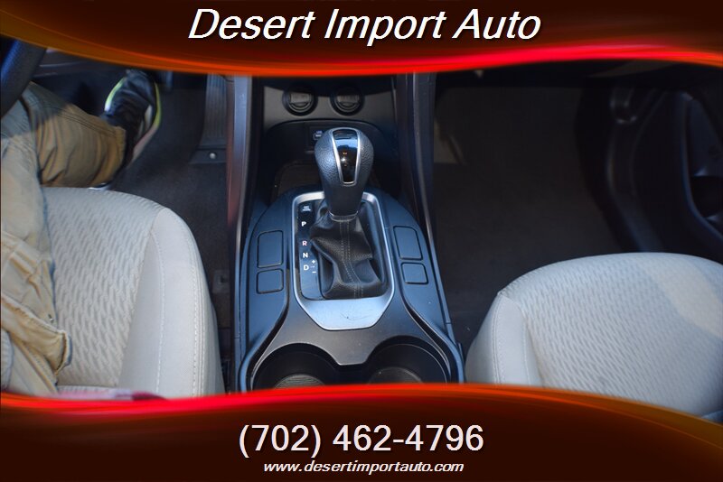 2017 Hyundai Santa Fe SE - Photo 22 - Las Vegas, NV 89146