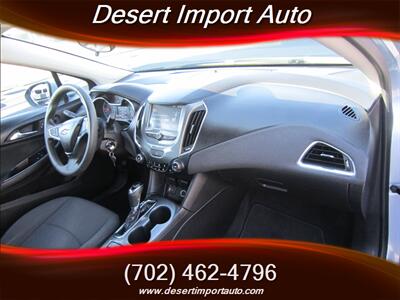 2018 Chevrolet Cruze LT Auto   - Photo 12 - Las Vegas, NV 89146