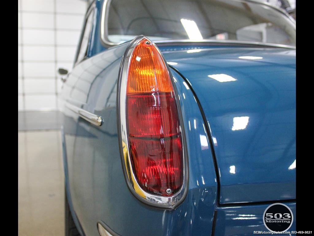 1965 Volkswagen Notchback Collector Quality Example in Sea Blue   - Photo 16 - Beaverton, OR 97005
