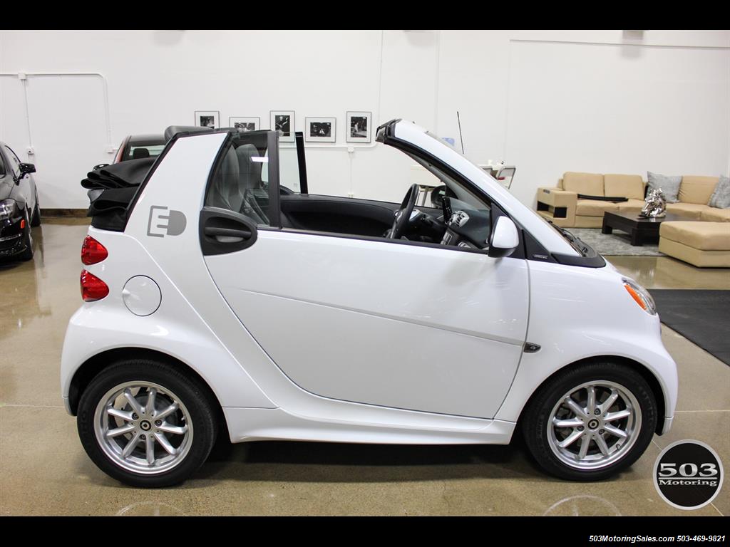 2014 Smart fortwo passion electric cabriolet; White/Black, Loaded!   - Photo 12 - Beaverton, OR 97005