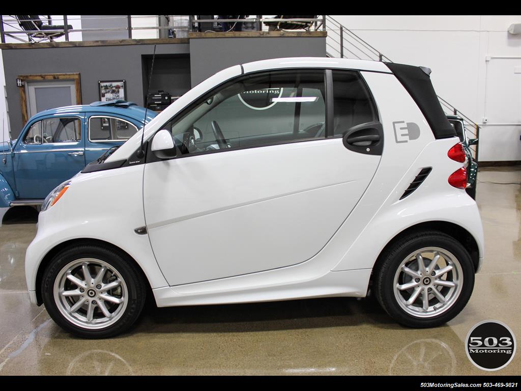 2014 Smart fortwo passion electric cabriolet; White/Black, Loaded!   - Photo 2 - Beaverton, OR 97005