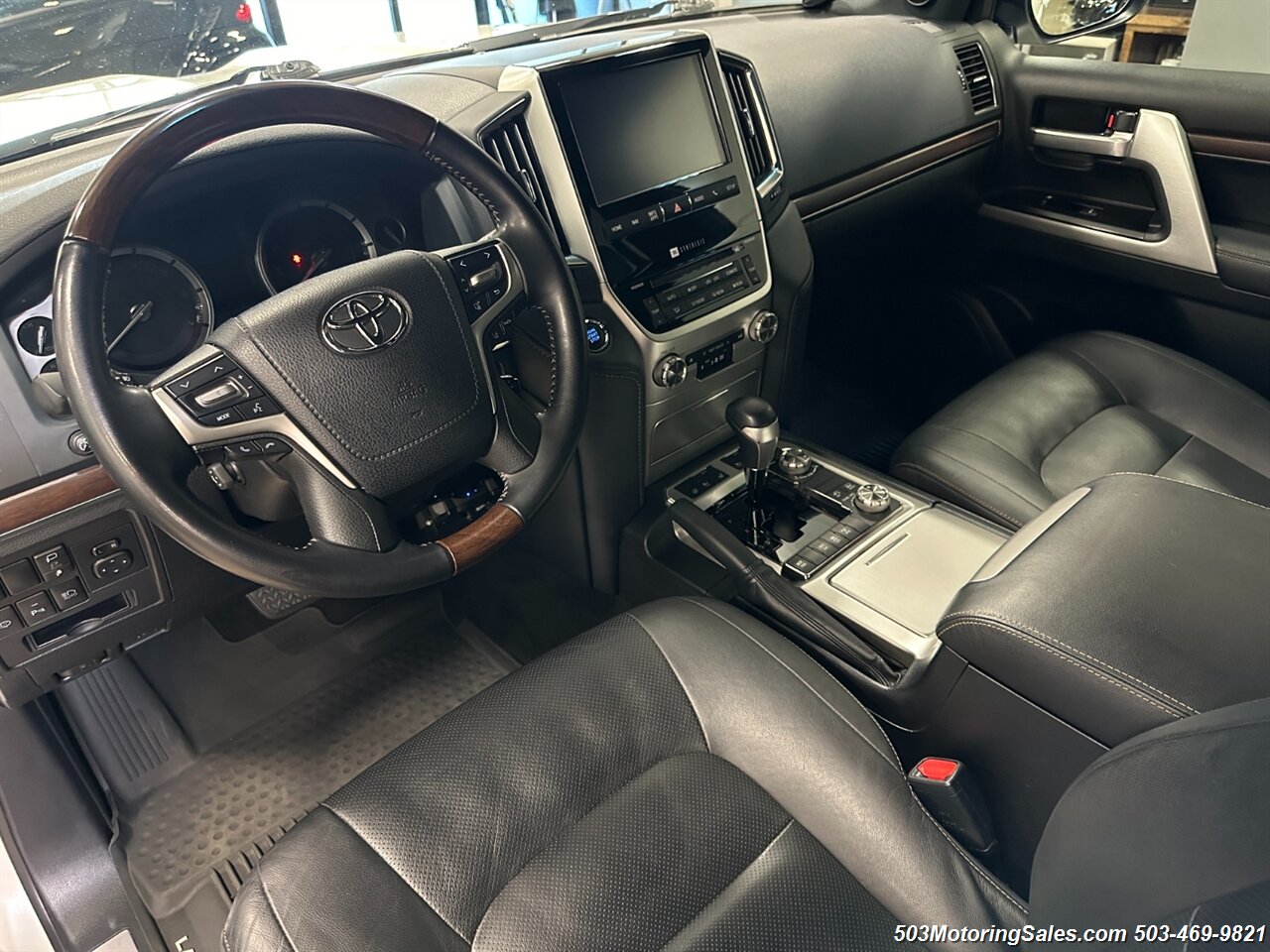 2020 Toyota Land Cruiser Heritage Edition   - Photo 8 - Beaverton, OR 97005