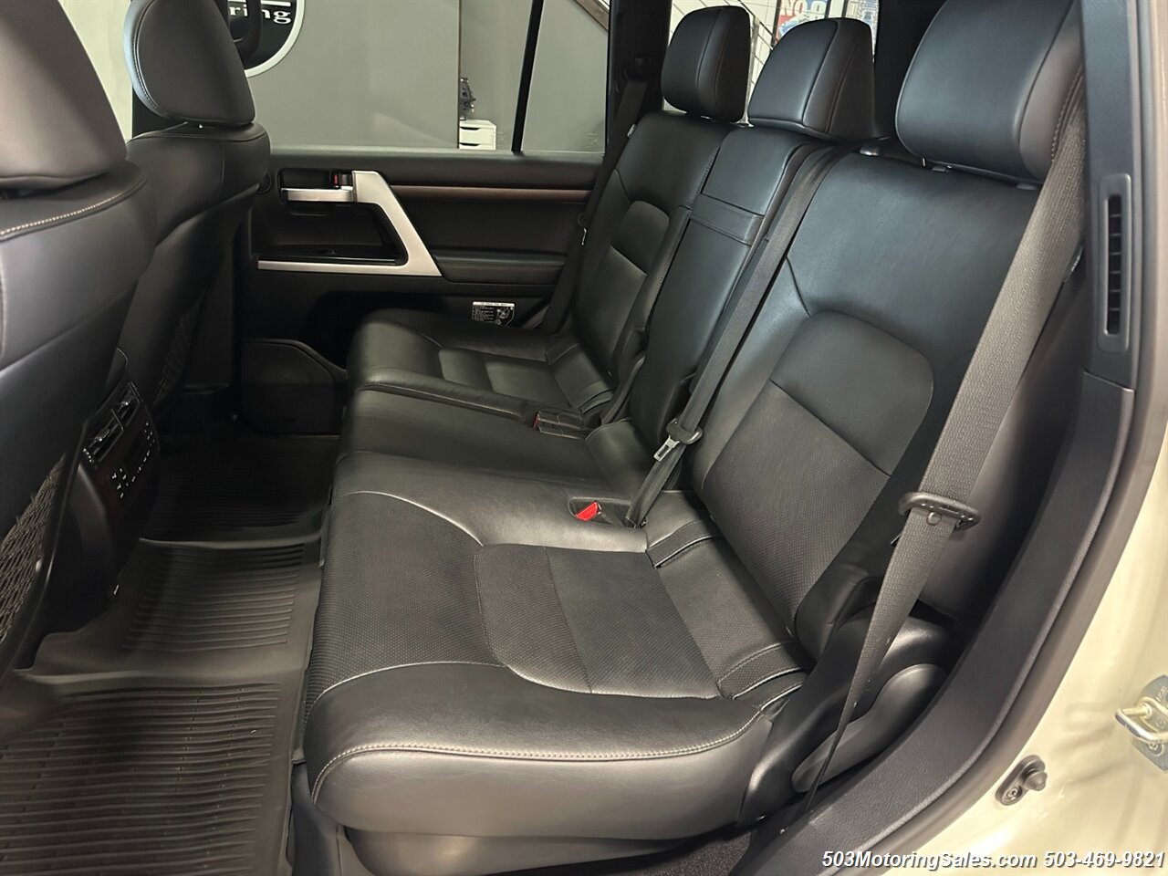 2020 Toyota Land Cruiser Heritage Edition   - Photo 10 - Beaverton, OR 97005