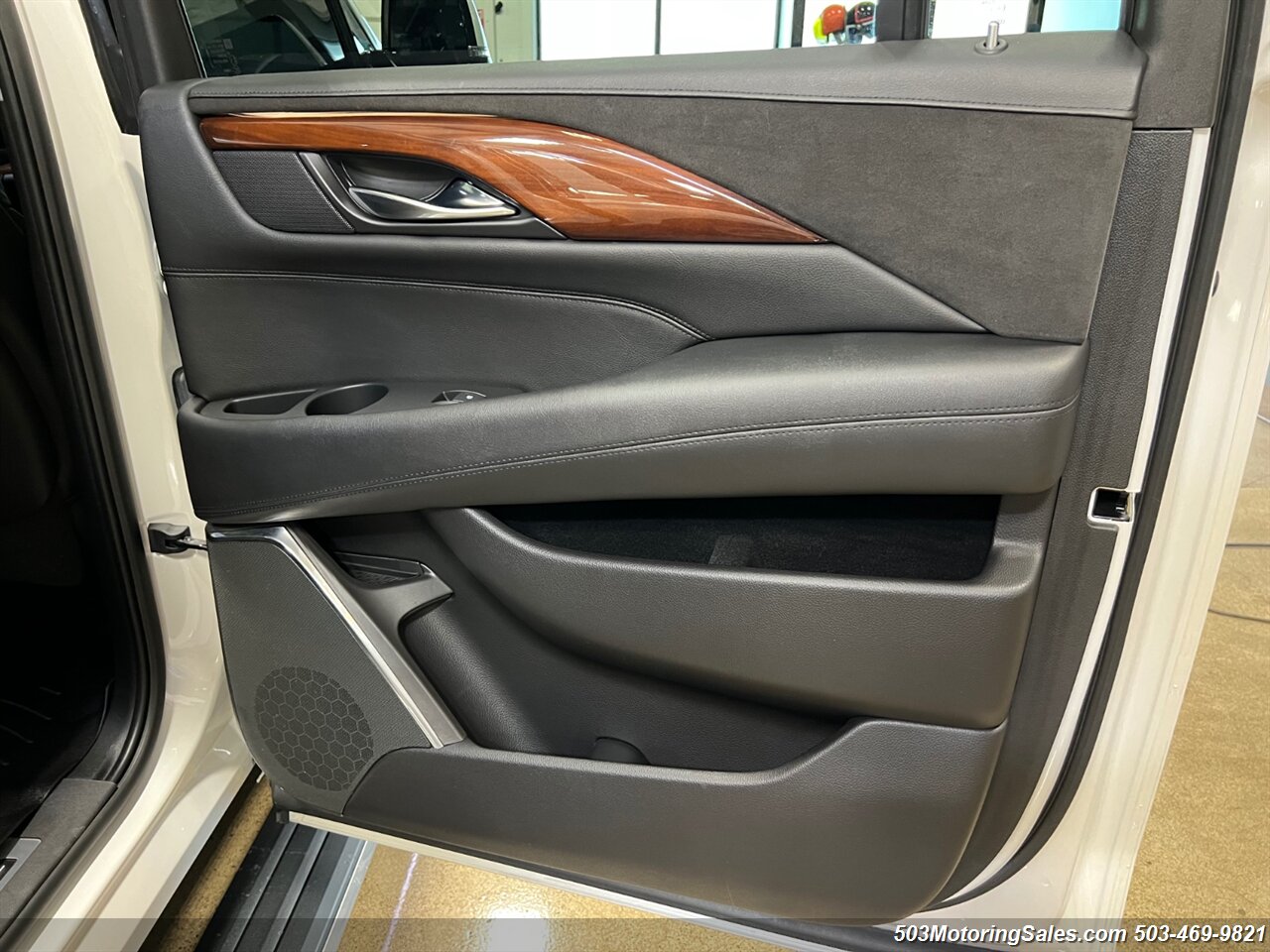 2018 Cadillac Escalade ESV Premium Luxury   - Photo 62 - Beaverton, OR 97005