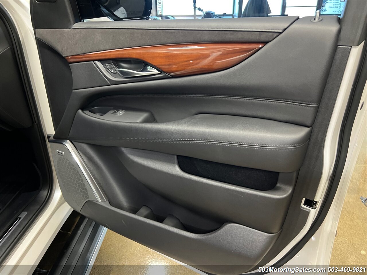 2018 Cadillac Escalade ESV Premium Luxury   - Photo 64 - Beaverton, OR 97005