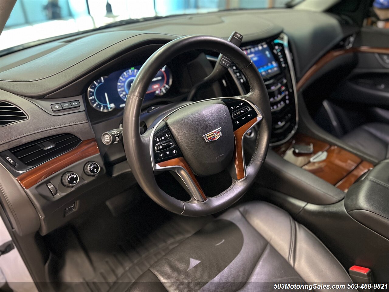 2018 Cadillac Escalade ESV Premium Luxury   - Photo 6 - Beaverton, OR 97005