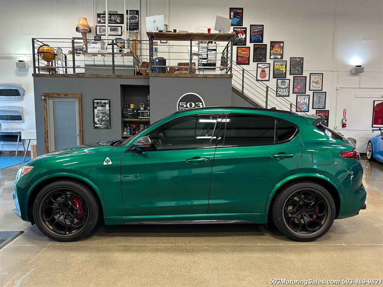 2022 Alfa Romeo Stelvio Quadrifoglio  AWD - Photo 11 - Beaverton, OR 97005