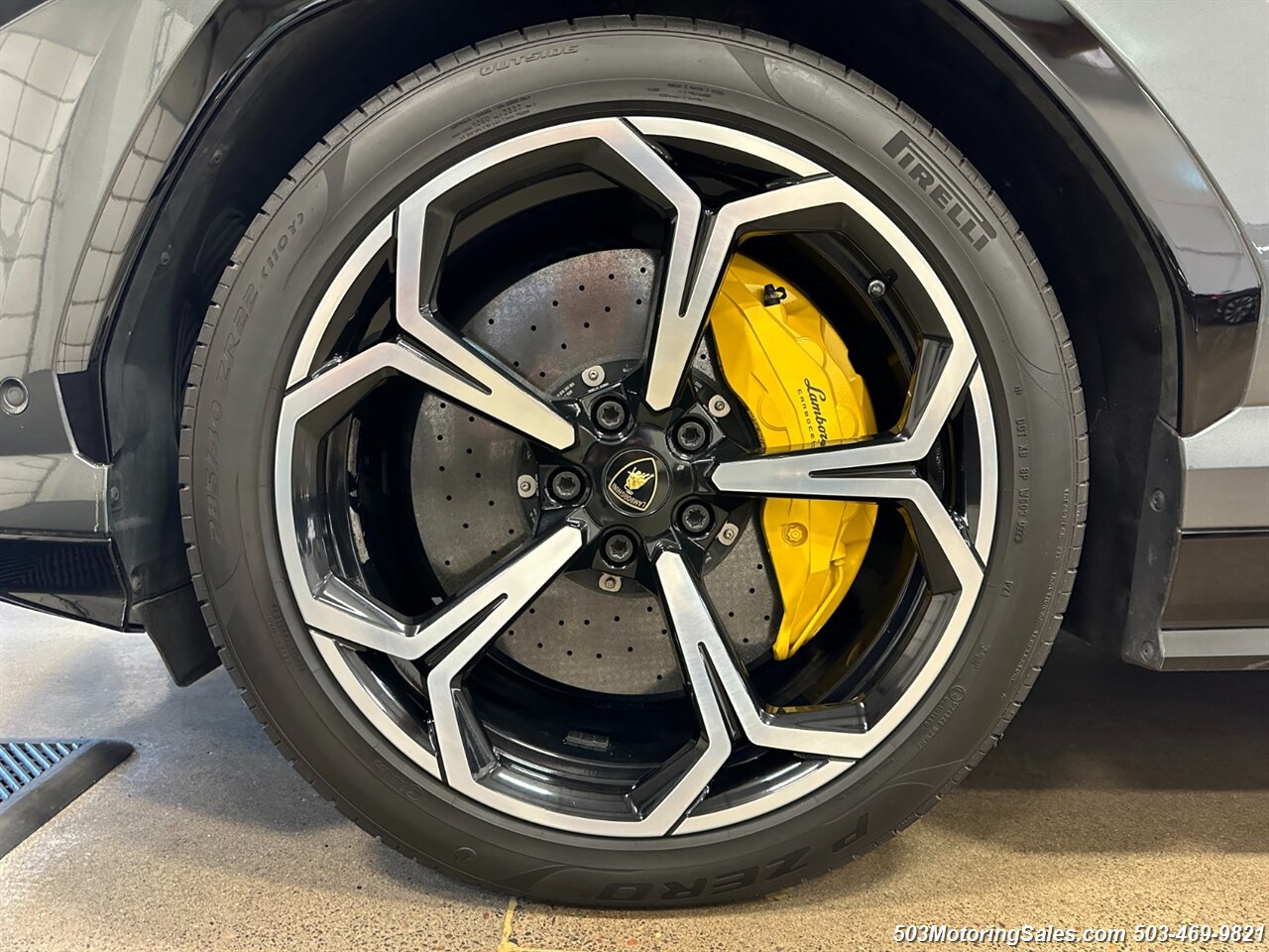 2020 Lamborghini Urus   - Photo 2 - Beaverton, OR 97005