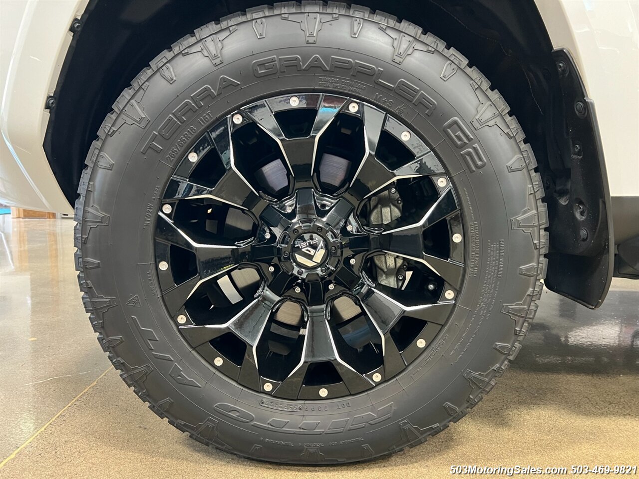 2022 Toyota 4Runner SR5 Premium   - Photo 2 - Beaverton, OR 97005