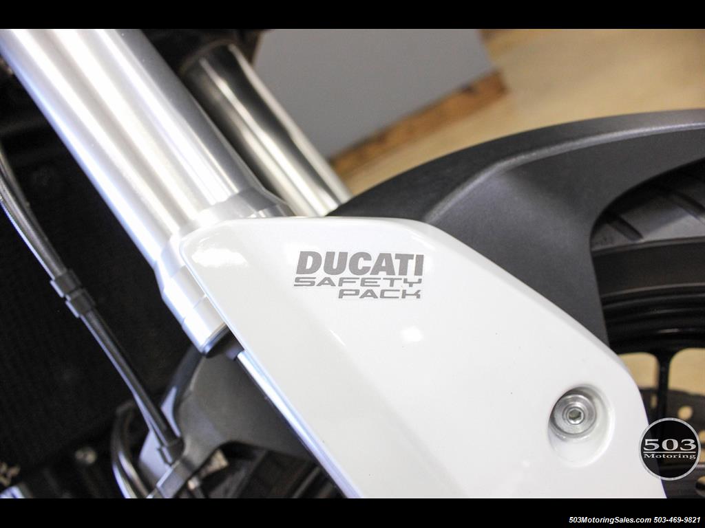 2013 Ducati Hyperstrada One Owner, Like New, Pearl White w/ 6k Miles!   - Photo 13 - Beaverton, OR 97005