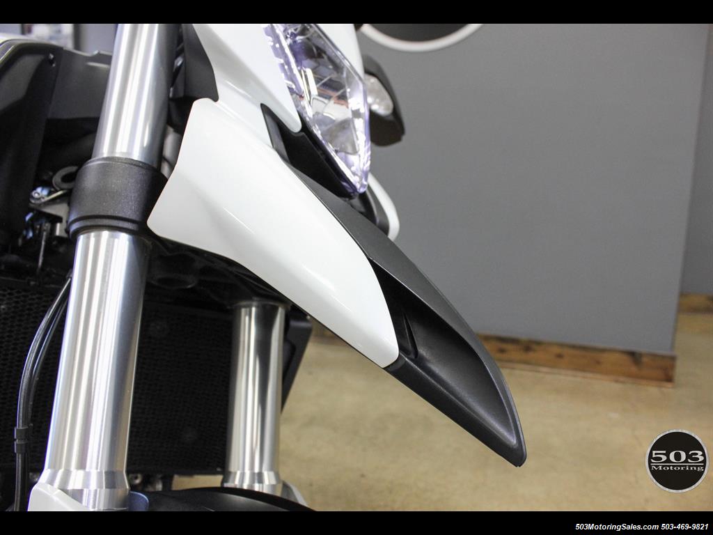 2013 Ducati Hyperstrada One Owner, Like New, Pearl White w/ 6k Miles!   - Photo 11 - Beaverton, OR 97005