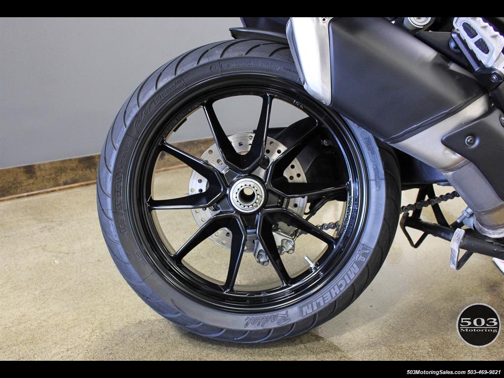 2013 Ducati Hyperstrada One Owner, Like New, Pearl White w/ 6k Miles!   - Photo 35 - Beaverton, OR 97005