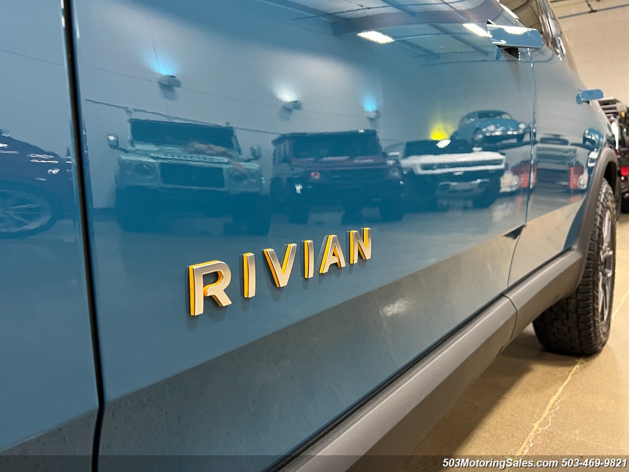 2023 Rivian R1S Adventure   - Photo 4 - Beaverton, OR 97005
