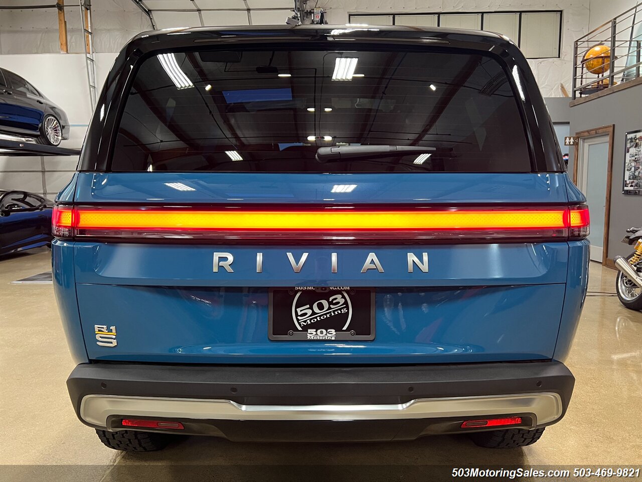 2023 Rivian R1S Adventure   - Photo 20 - Beaverton, OR 97005