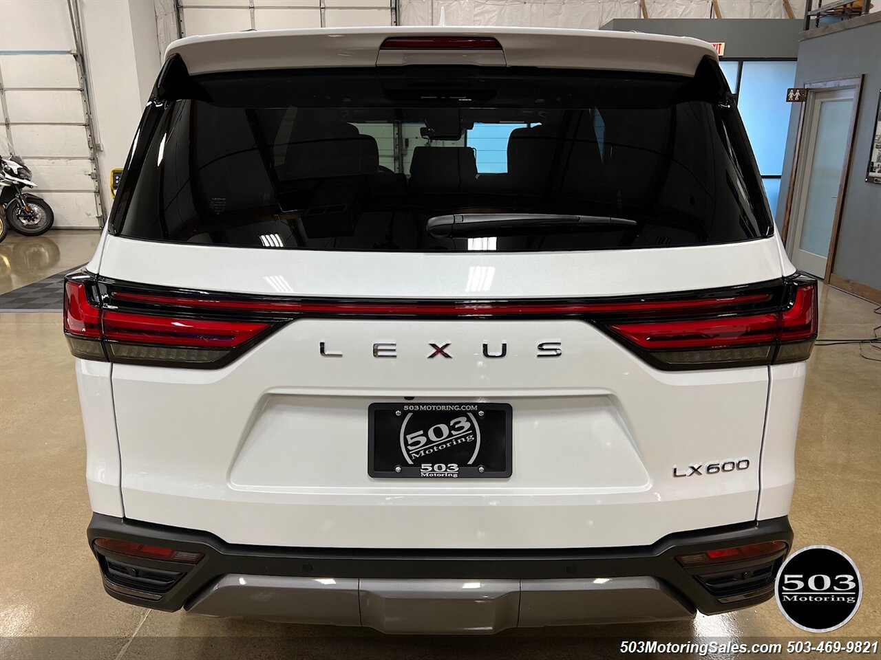 2022 Lexus LX 600 Premium   - Photo 28 - Beaverton, OR 97005