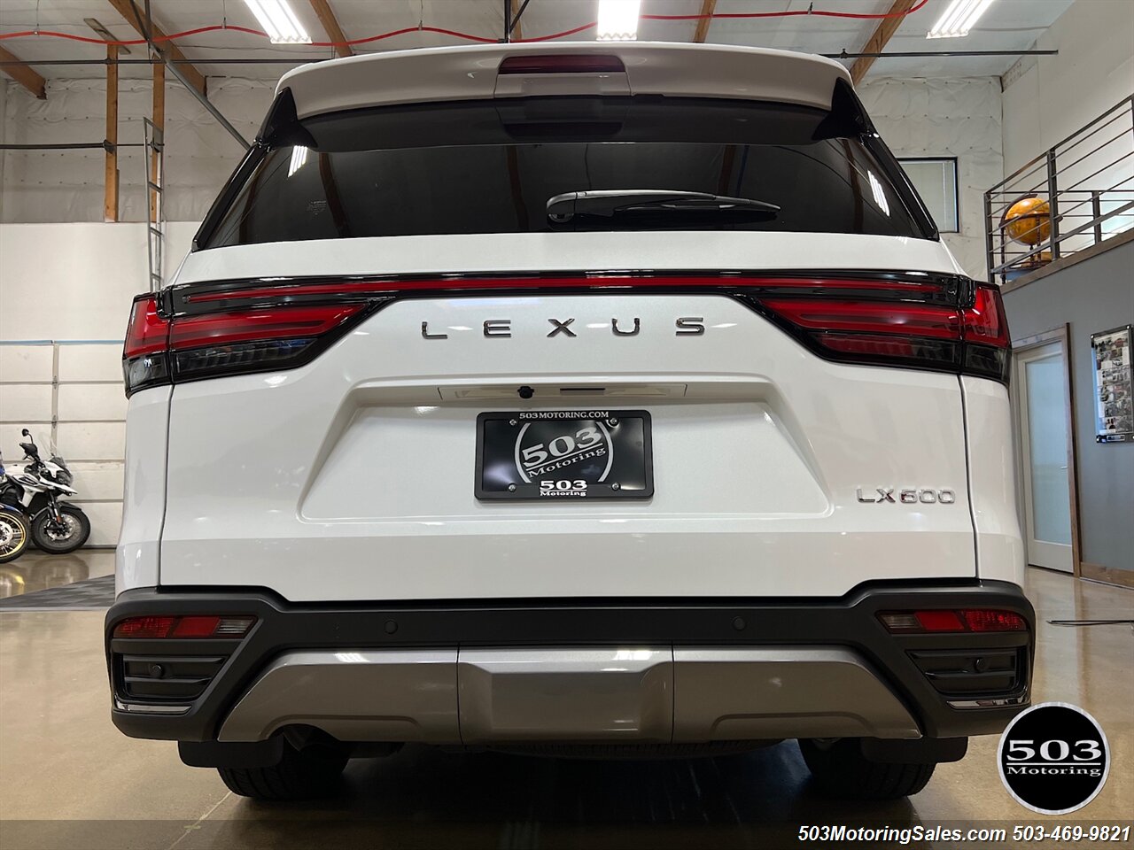 2022 Lexus LX 600 Premium   - Photo 29 - Beaverton, OR 97005