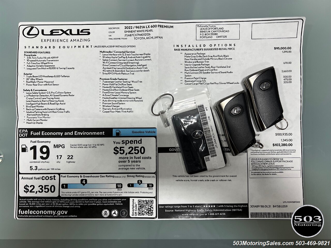2022 Lexus LX 600 Premium   - Photo 2 - Beaverton, OR 97005