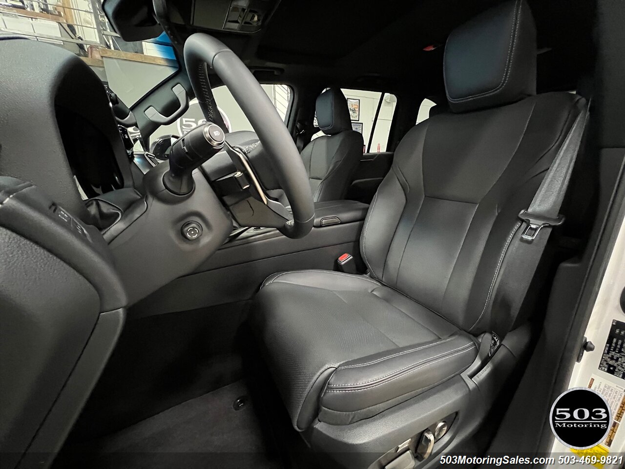 2022 Lexus LX 600 Premium   - Photo 6 - Beaverton, OR 97005