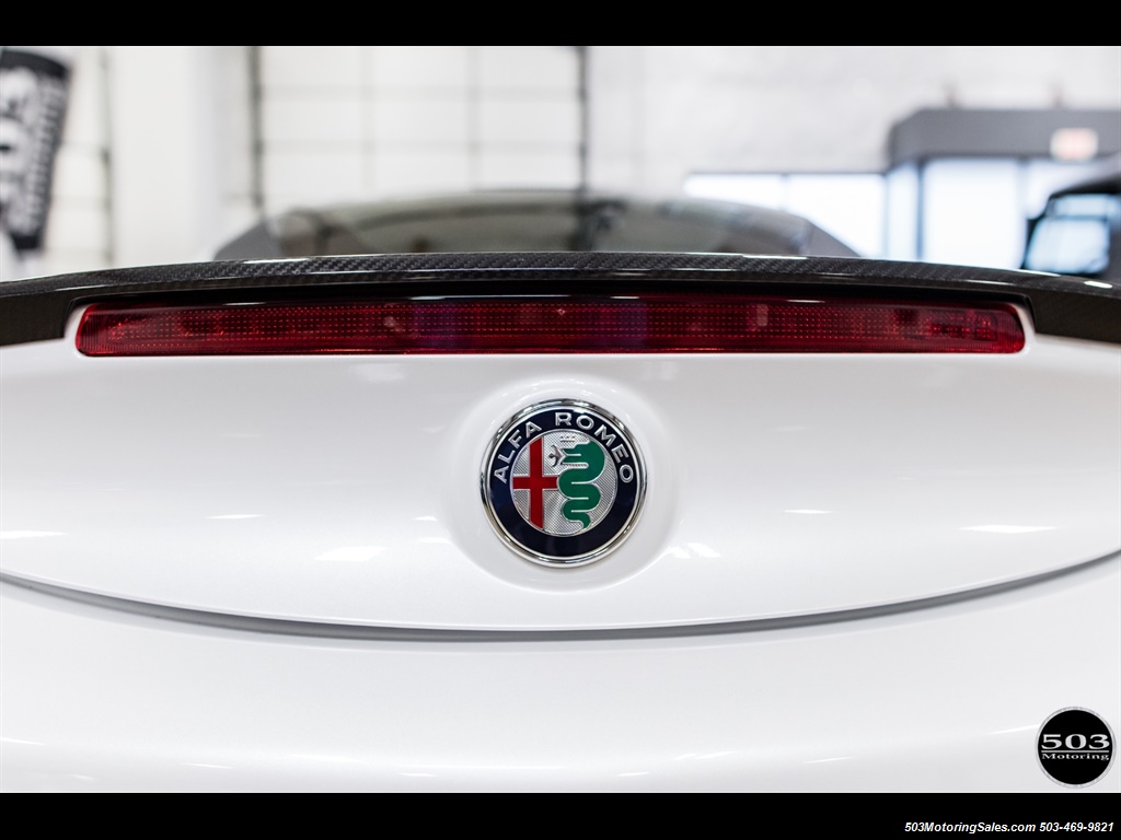 2017 Alfa Romeo 4C Coupe   - Photo 10 - Beaverton, OR 97005