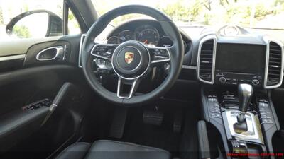 2017 Porsche Cayenne PLATINUM   - Photo 12 - South San Francisco, CA 94080