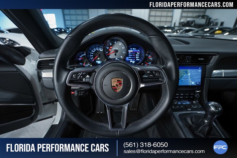 2017 Porsche 911 Carrera S   - Photo 21 - Riviera Beach, FL 33407