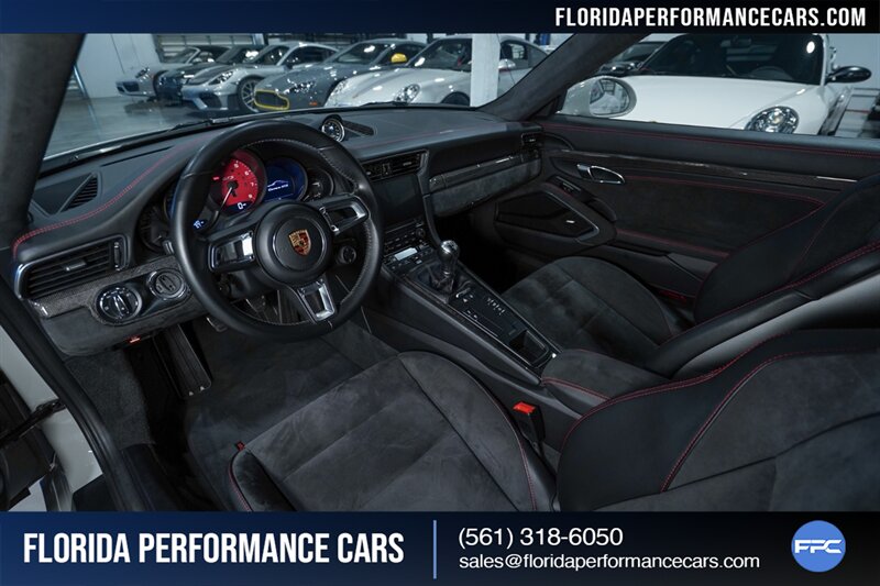 2018 Porsche 911 Carrera GTS   - Photo 19 - Riviera Beach, FL 33407