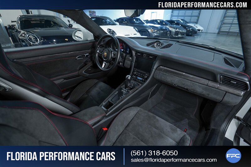 2018 Porsche 911 Carrera GTS   - Photo 28 - Riviera Beach, FL 33407