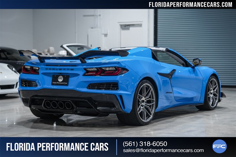 2023 Chevrolet Corvette Z06   - Photo 11 - Riviera Beach, FL 33407