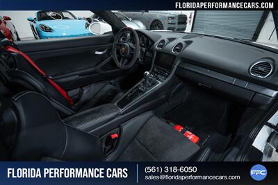 2021 Porsche 718 Cayman GT4   - Photo 29 - Riviera Beach, FL 33407