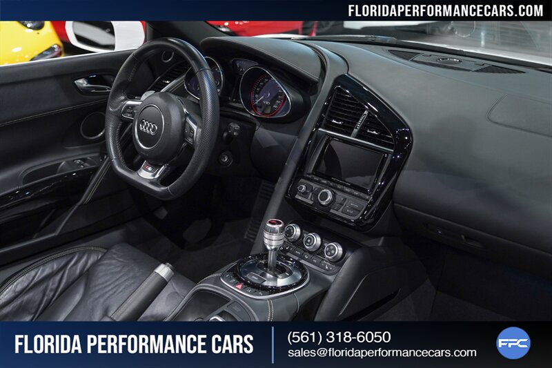 2014 Audi R8 5.2 quattro Spyder   - Photo 49 - Riviera Beach, FL 33407