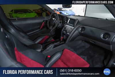 2016 Nissan GT-R NISMO   - Photo 30 - Riviera Beach, FL 33407