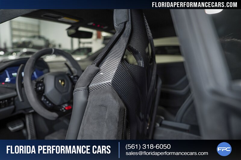 2023 Lamborghini Huracan Tecnica   - Photo 23 - Riviera Beach, FL 33407