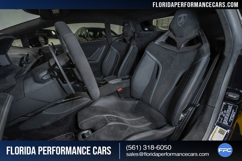 2023 Lamborghini Huracan Tecnica   - Photo 22 - Riviera Beach, FL 33407