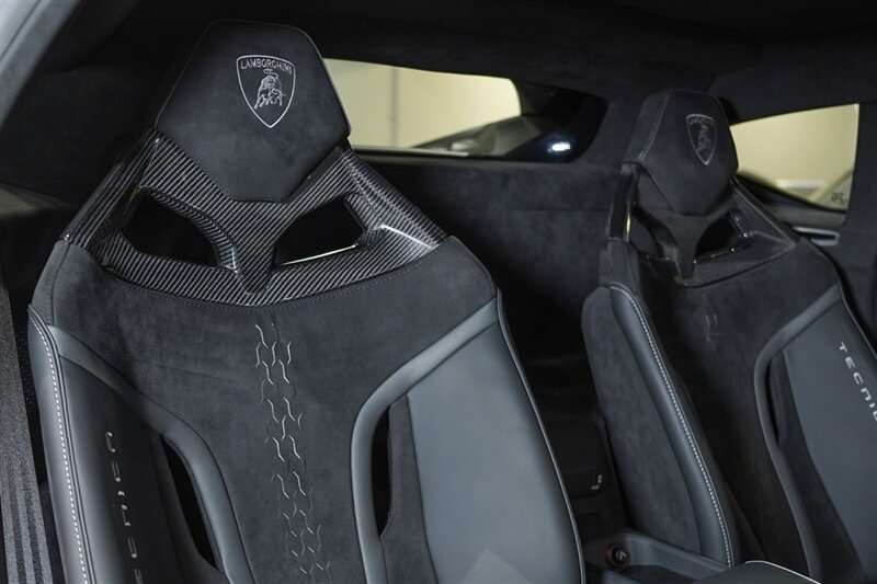 2023 Lamborghini Huracan Tecnica photo