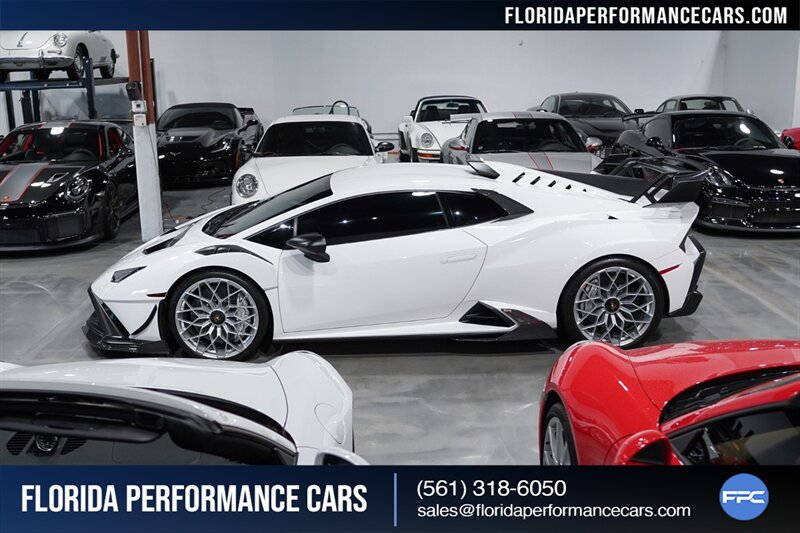 2022 Lamborghini Huracan STO   - Photo 3 - Riviera Beach, FL 33407