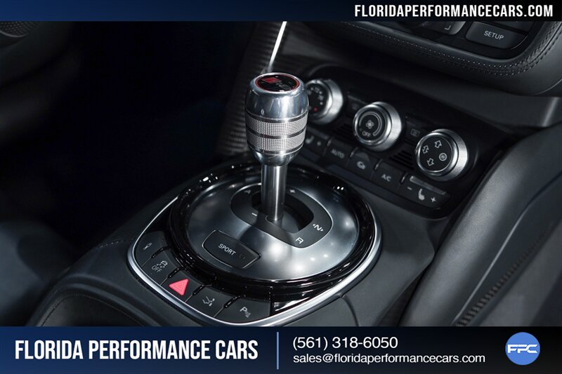 2015 Audi R8 5.2 quattro   - Photo 51 - Riviera Beach, FL 33407