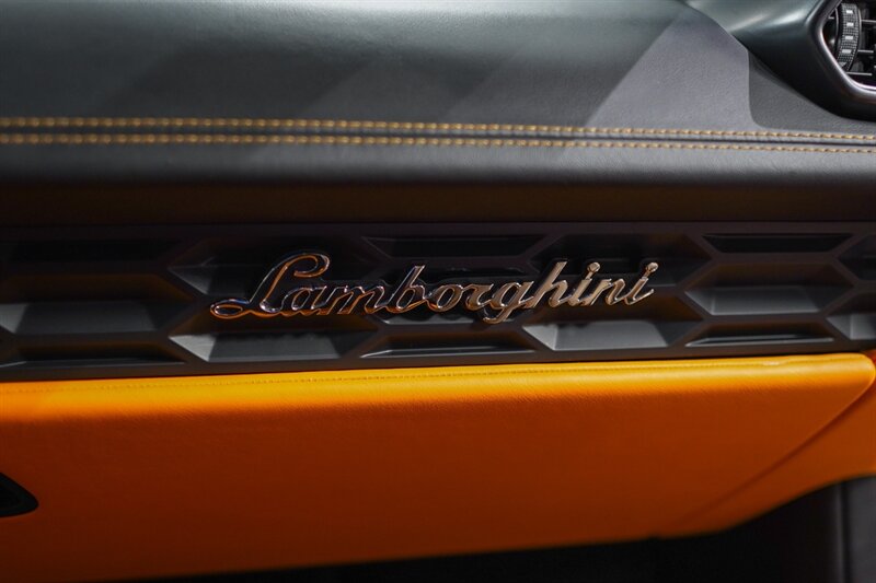 2015 Lamborghini Huracan LP 610-4 photo