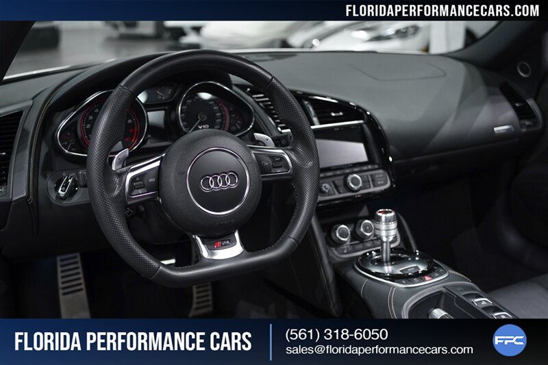 2014 Audi R8 5.2 quattro Spyder   - Photo 111 - Riviera Beach, FL 33407