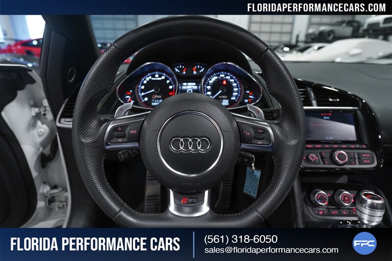 2014 Audi R8 5.2 quattro Spyder   - Photo 92 - Riviera Beach, FL 33407