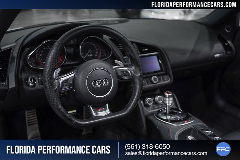 2014 Audi R8 5.2 quattro Spyder   - Photo 43 - Riviera Beach, FL 33407