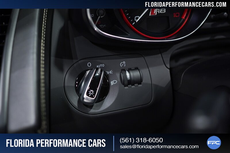 2014 Audi R8 5.2 quattro Spyder   - Photo 121 - Riviera Beach, FL 33407