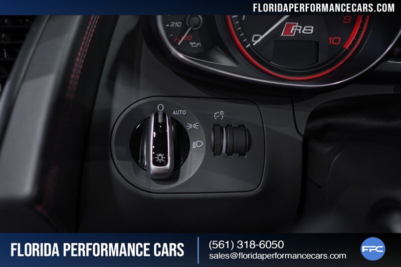 2014 Audi R8 5.2 quattro Spyder   - Photo 55 - Riviera Beach, FL 33407