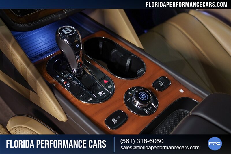 2021 Bentley Bentayga V8   - Photo 48 - Riviera Beach, FL 33407