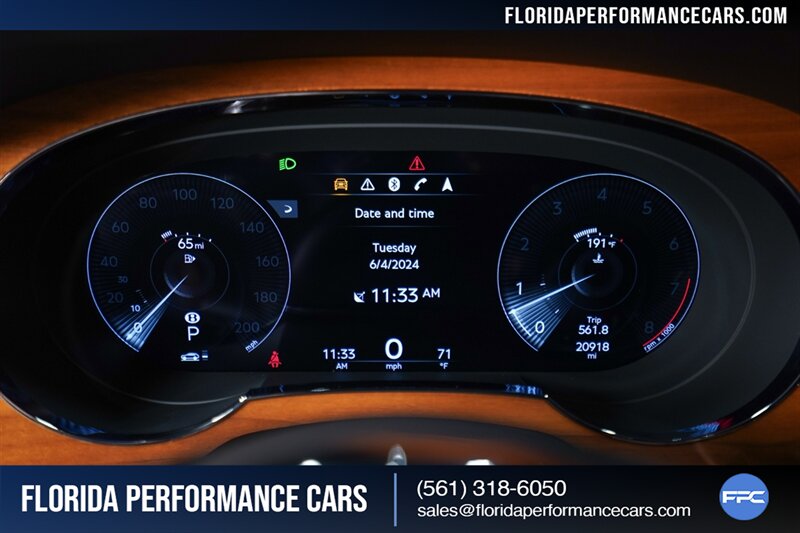 2021 Bentley Bentayga V8   - Photo 18 - Riviera Beach, FL 33407