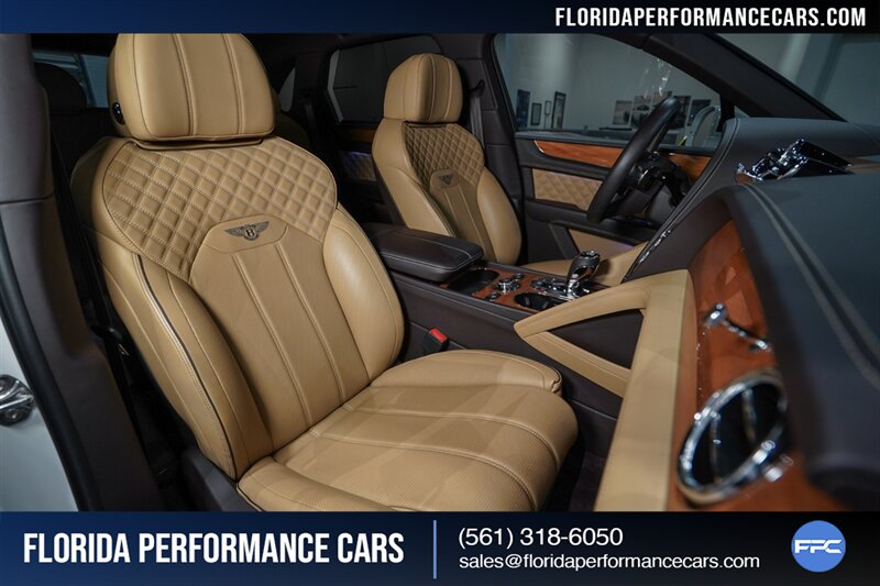 2021 Bentley Bentayga V8   - Photo 34 - Riviera Beach, FL 33407